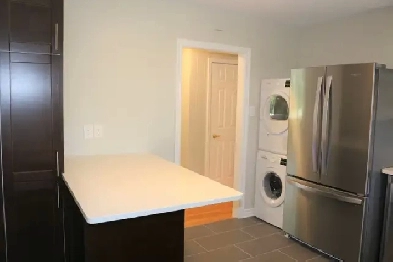 700 Baseline UPPER Unit One Student Roommate Needed Aug 1 image
