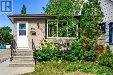 4bdrm house w basement kitchen suite Excellent inv opportunity image