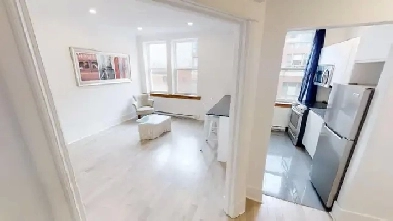 3 1 chambrebedroom Sunny  Large  Vendme NDG image