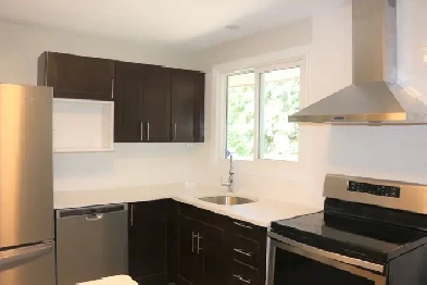 700 Baseline UPPER Unit One Student Roommate Needed Aug 1 image
