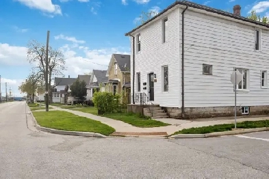 2 bed 1 bath 1700month image