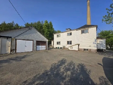 SPACIOUS SIDEBYSIDE DUPLEX image