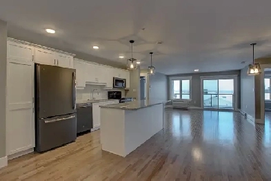 30550 Lian St 2Bed Den2Bath Available Sept 1 image