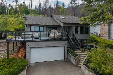 Shuswap Semilakeshore Home For Sale in Scotch Creek image