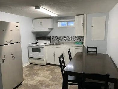 Modern 1Bed   ParkingUtilitiesYardLaundry Inc Rue Lina image