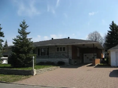 Rooms for rent close to uOttawaCollge La Cit image