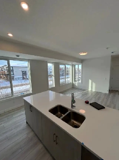 Seton SE  2 Bed 25 Bath Townhouse Rent 2350mo 1 car Garage image