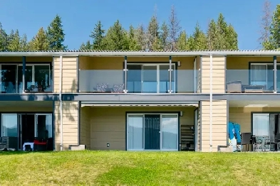 Lakeside Escape in Anglemont Terrace  167732 SquilaxAnglemont image