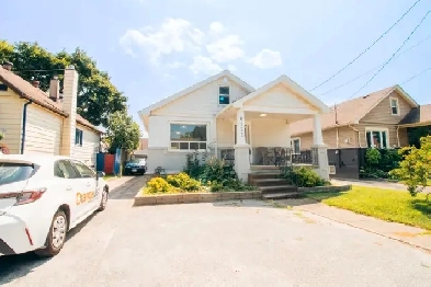 ALL INCLUSIVE  2 BEDROOM MAIN UNIT IN NIAGARA FALLS image