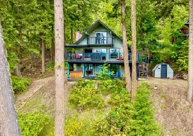 Home on North Shuswap Golf Course  7730 Columbia Dr Anglemont image