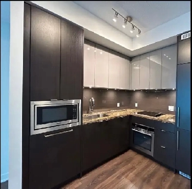 1950 Studio For Rent In Financial  Entertainment Hub image