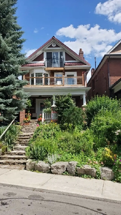 HIGH PARK ONE BEDROOM FURNISHED AVAILABLE image