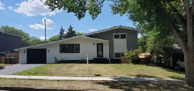 PRICE IMPROVEMENT This Sturgeon Heights Beauty Has It All image