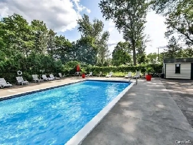 TOUT INCLUS Grand condo 3 et 12 830pca MEUBL  louer 1650 image