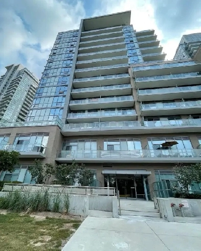 Stylish 1   1 Condo with Versatile Den in Prime Location image