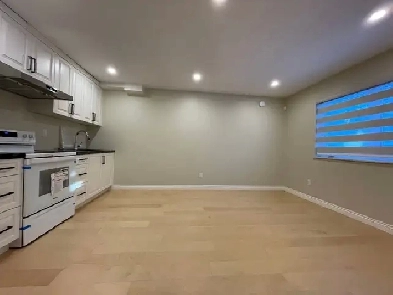 Spacious 2Bedroom Ground Floor suite in Grandview South Surrey image