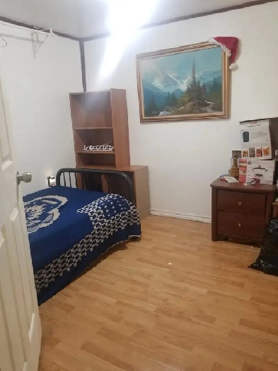 Warden and Sheppard Room for Rent image