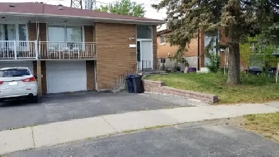 Victoria PkFinch 4 Bed 2 Bath 2 Parking House Seneca image