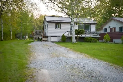 Fenelon Falls  2 bedroom   Den 2500 Utilities Fully Furnished image