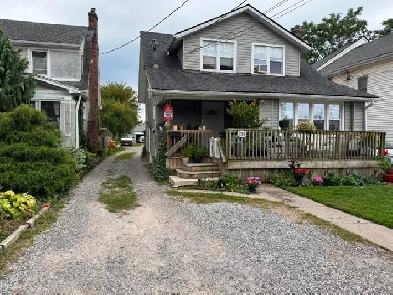 2 BED   1 BATH HOUSE IN ST CATHARINES BASEMENT image