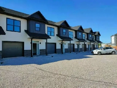 3 Bedroom townhouse for rent image
