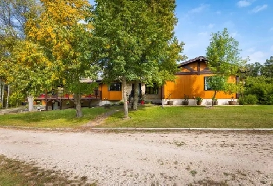 Extraordinary 13acre private estate w 2340 sqft 3bdrm Home image