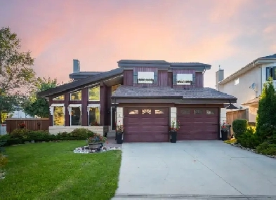 Tastefully Remodelled 4bdrm Home Situated on a Lake lot image
