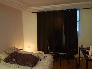 Cession de bail – Grand 4½ à 25 sec de HEC - 1155$ Image# 1