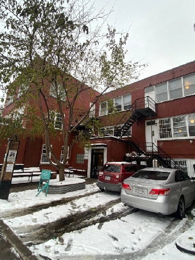 Une chambre meublée pour une personne âgée de 18 à 30 ans Image# 1