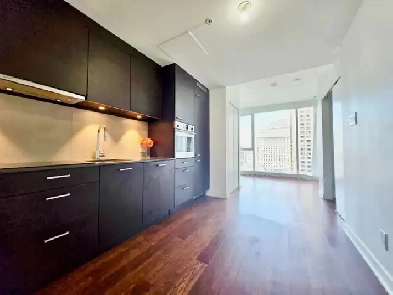 Montreal Downtown Studio for Rent Image# 1