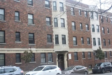 Grand 3 1/2 close to metro Snowdon, 1095$ Image# 1