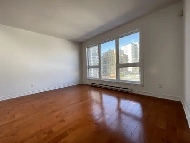 NDG 2 Bedroom Condo for rent 4 1/2 Image# 1