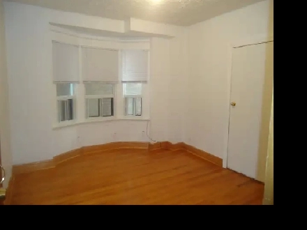 Furnished Private 1st Floor Room Dec 1， Bloor & Dufferin Image# 1