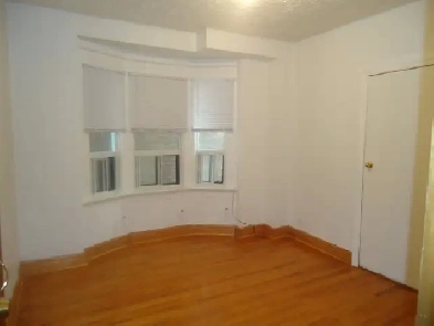 Furnished  Private Room Dec 1, Bloor and Dufferin Subway Station Image# 1