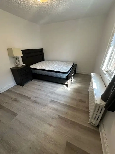 ROOM FOR RENT MIDTOWN TORONTO - EGLINTON AND AVENUE RD Image# 1