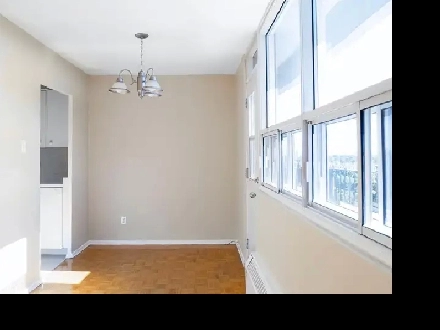 One room in 2B1B APT near 2121 CarlingAve is available for rent Image# 1