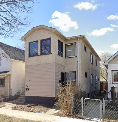 renovated duplex, fully tenanted, great ROI Image# 1