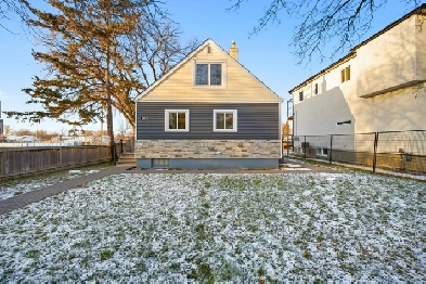 FOR SALE: Cozy Character Home with Double Garage Image# 1