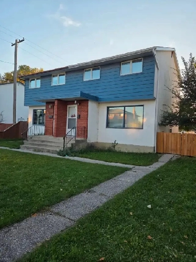 HOUSE FOR RENT WINDSOR PARK - 3 BED, 2 BATH SIDE BY SIDE Image# 1