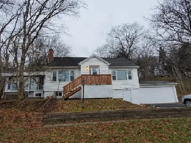 398 Bedford Highway:Great for living, home office, home business Image# 1