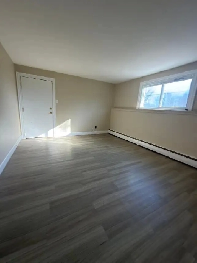 60 Carman Ave, unit4, 3-bedroom(1bath 1kt) NORTH,heat included Image# 1