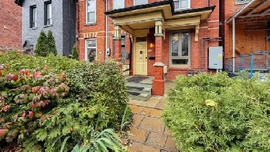 Little Italy – 3-Bed Upper Two floors of a charming victorian Image# 1