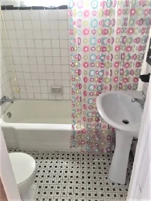 3 -1/2, perfectly situated near L'Acadie Metro Image# 1