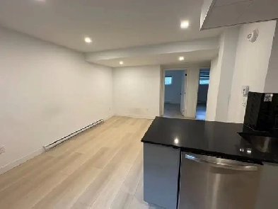 5350 Av Victoria – 4 ½ Renovated – $1,999/Month – Available Now Image# 1