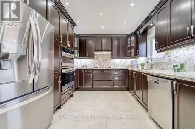 extremely low  price room for rent Pickering 7053098788 image