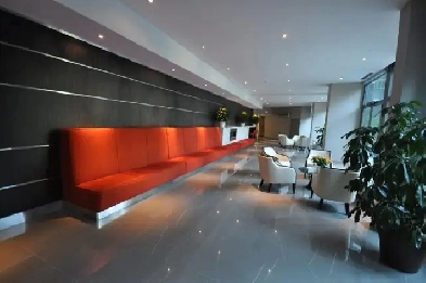 733 sqft 1bdr   1 Den   1 parking at 373 Front Street West image