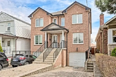 Beautiful 3Bed 3Bath 2 Parking Home for Rent in dtn Toronto image