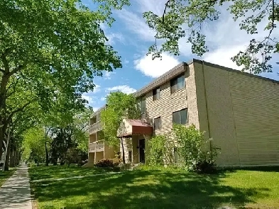 Fully Renovated/Furnished Edmonton Downtown Studio Image# 1