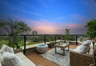 3 Bed 2.5 Bath Penthouse Overlooking Halifax Commons.  March 1st Image# 1