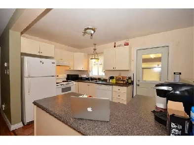 Students house close to Carleton University Image# 1
